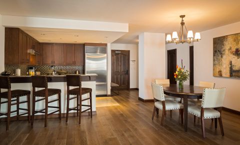 2 bed 3 bath Condo $915,000