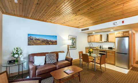 1 bed 2 bath Condo $444,500