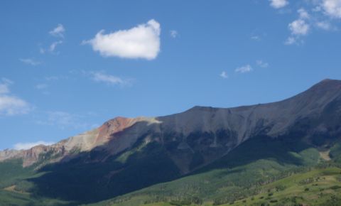 3 bed 2 bath Condo $300,000