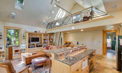 3 bed 3 bath Home $1,275,000