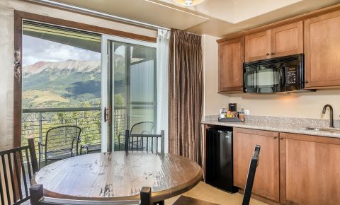 1 bed 2 bath Condo $395,000