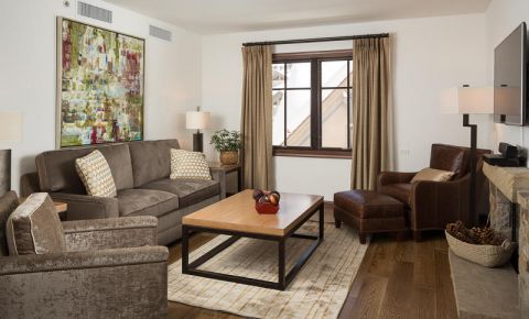 2 bed 3 bath Condo $895,000