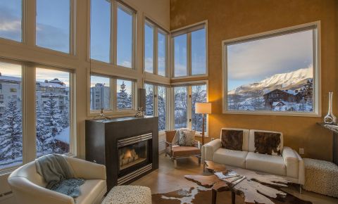 4 bed 4 bath Condo $1,099,000