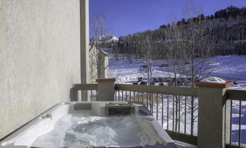 3 bed 3 bath Condo $899,000