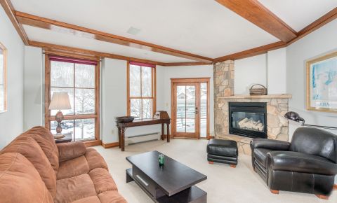 1 bed 1 bath Condo $449,000