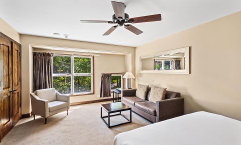 Condo $370,000