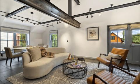 2 bed 2 bath Condo $3,200,000