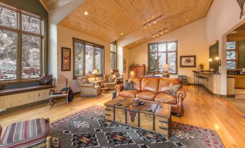 7 bed 5 bath Condo $2,400,000