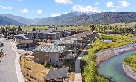 1 bed 1 bath Condo $595,000