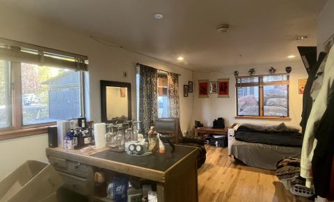 Condo $706,000