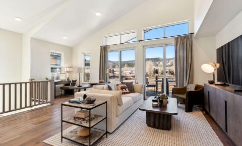 3 bed 3 bath Condo $1,100,000